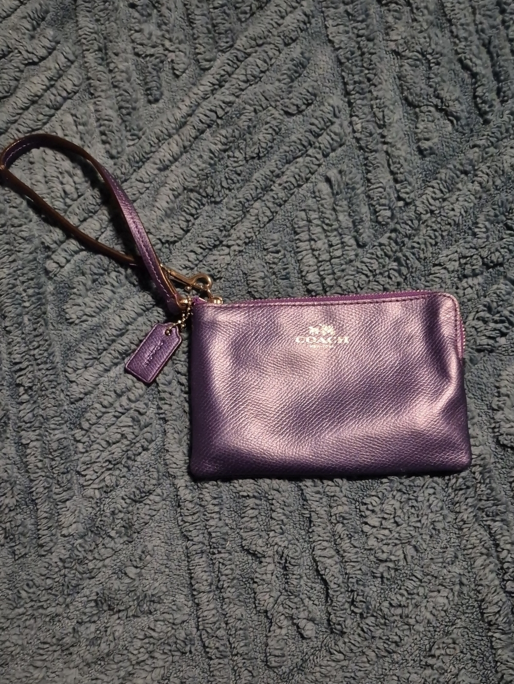 Coach Single Zip Metallic Purple Wristlet NWOT